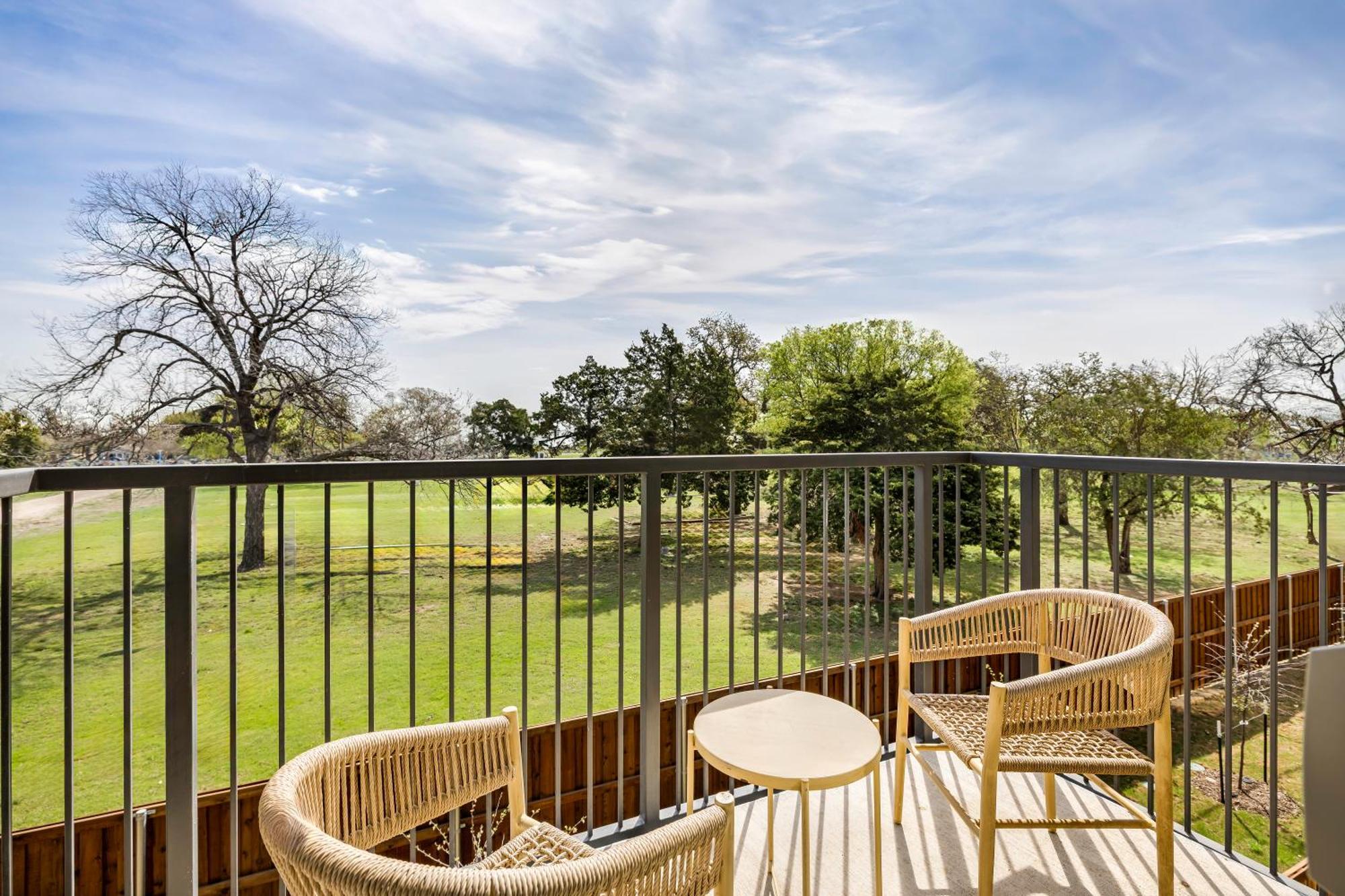 Railyard Apartments By Barsala Denton Exterior foto